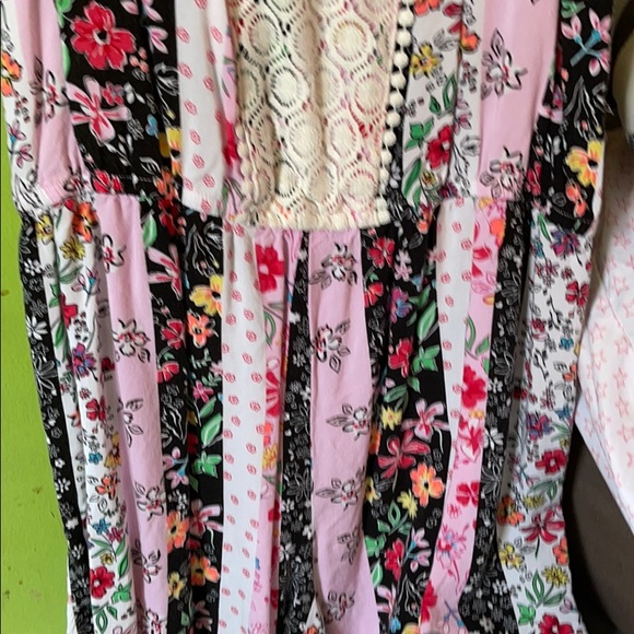 Flower romper - Picture 2 of 3